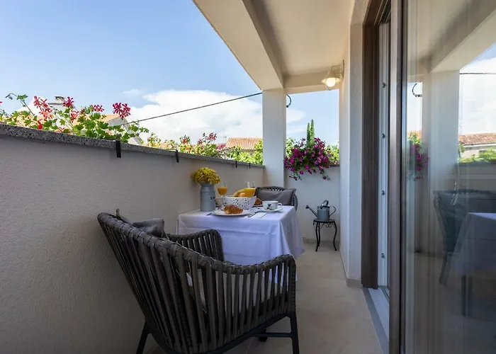 Relax Village Home Mare
